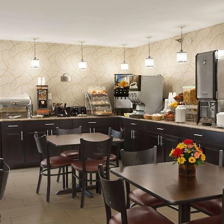 Days Inn By Wyndham Reading Wyomissing Esterno foto