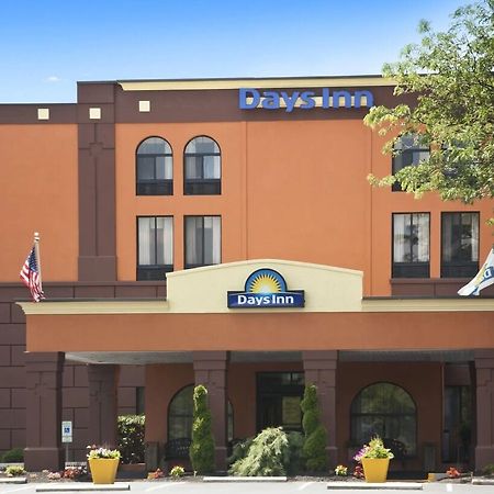 Days Inn By Wyndham Reading Wyomissing Esterno foto