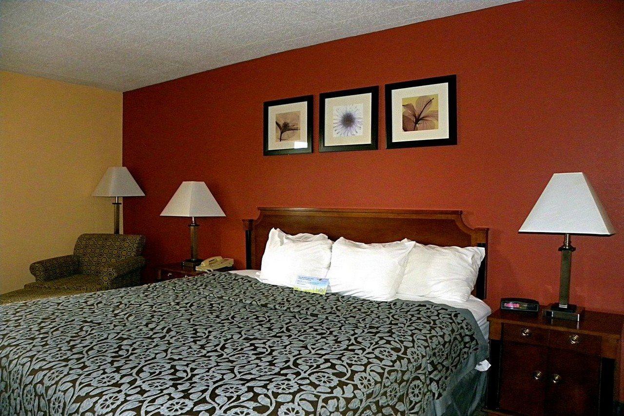 Days Inn By Wyndham Reading Wyomissing Esterno foto