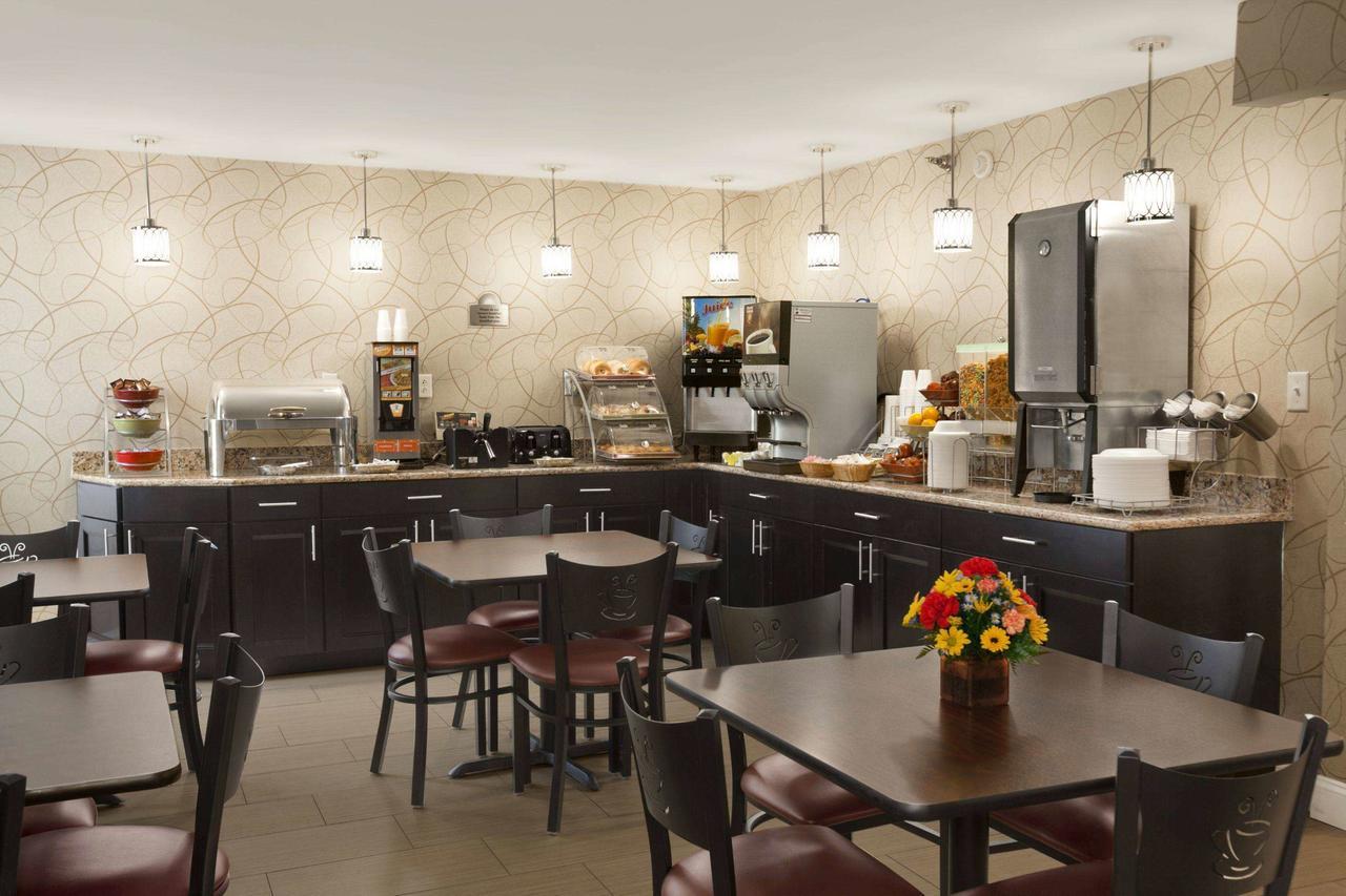 Days Inn By Wyndham Reading Wyomissing Esterno foto